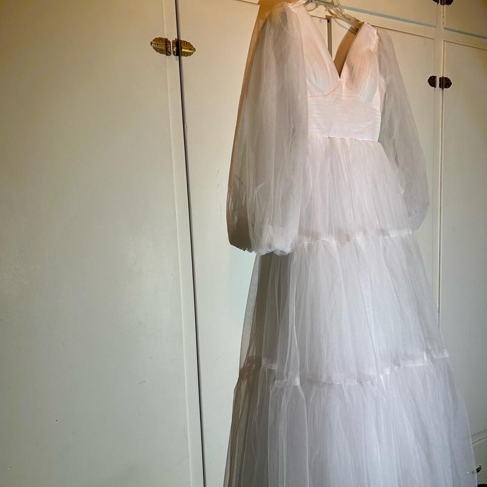 New Tulle Wedding Gown - Picture 4 of 14